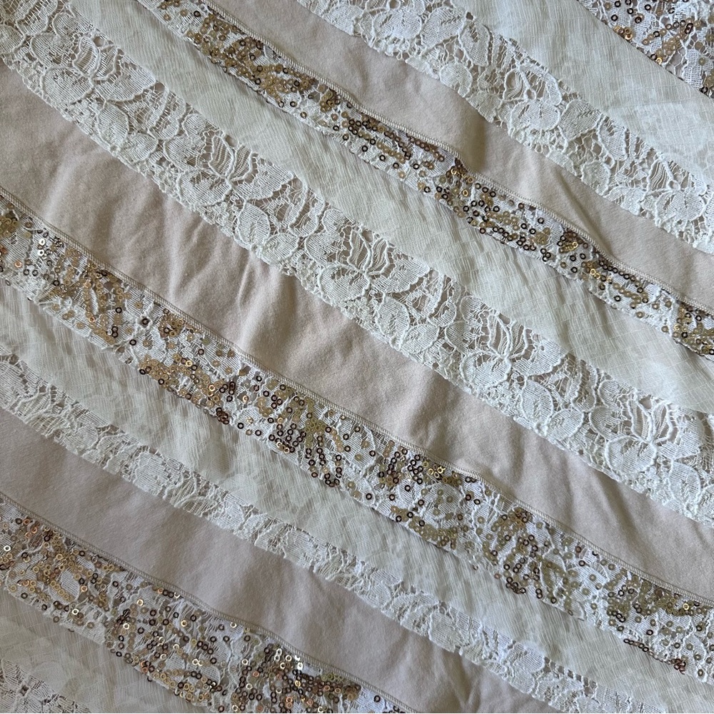 White House Black Market Cream Lace Short Sleeve Top - Picture 3 of 7
